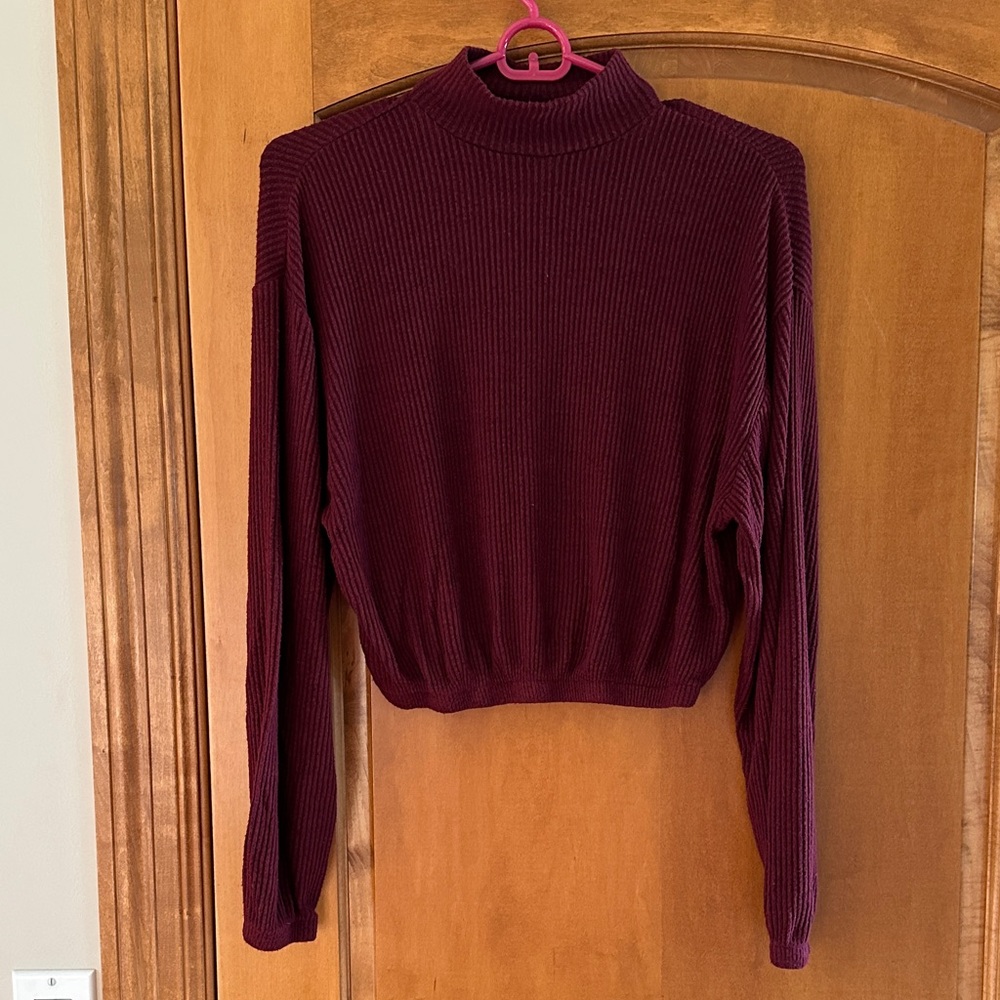 Garage Burgundy Ribbed Crop Mock Neck Sweater. Lightweight XS